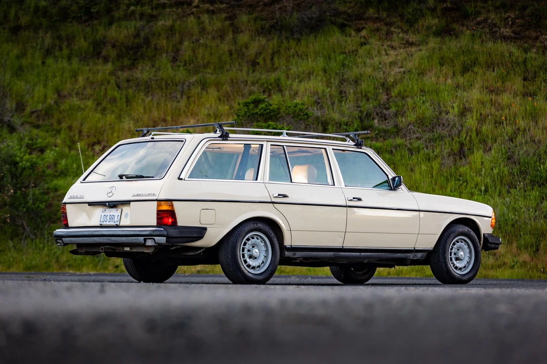 1983 Mercedes-Benz E-Class - Image 28 of 31