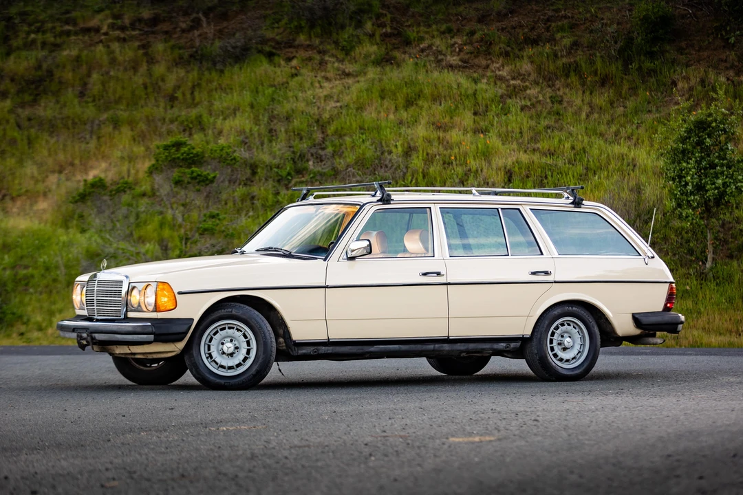 1983 Mercedes-Benz E-Class - Image 13 of 31