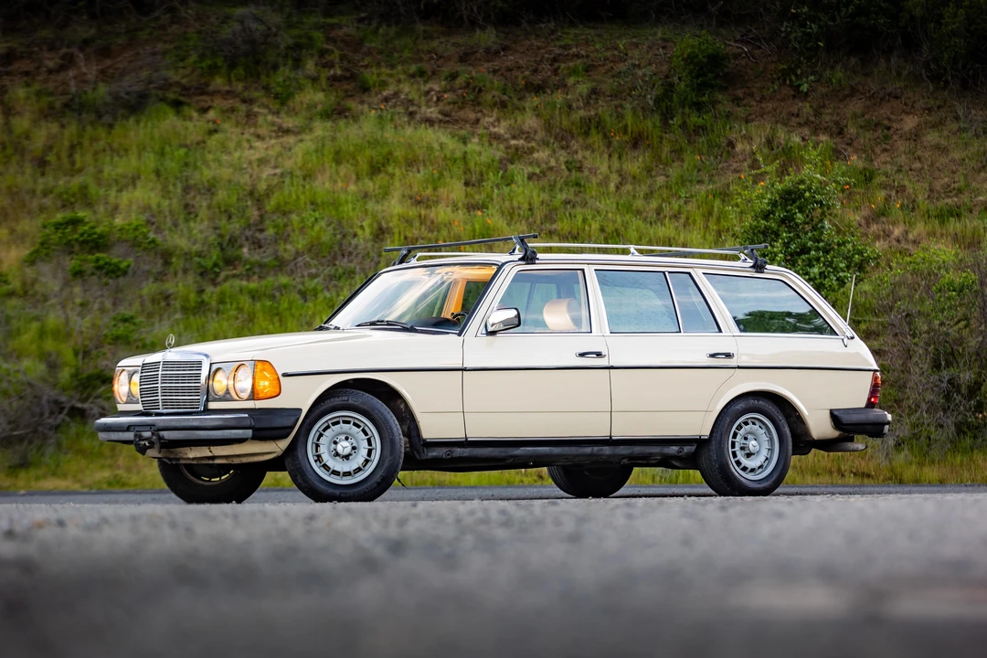 1983 Mercedes-Benz E-Class - Image 12 of 31