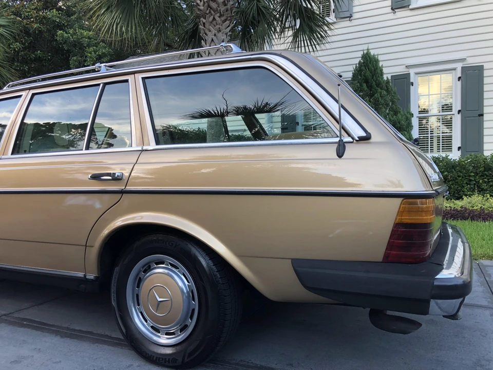 1983 Mercedes-Benz E-Class - Image 22 of 31