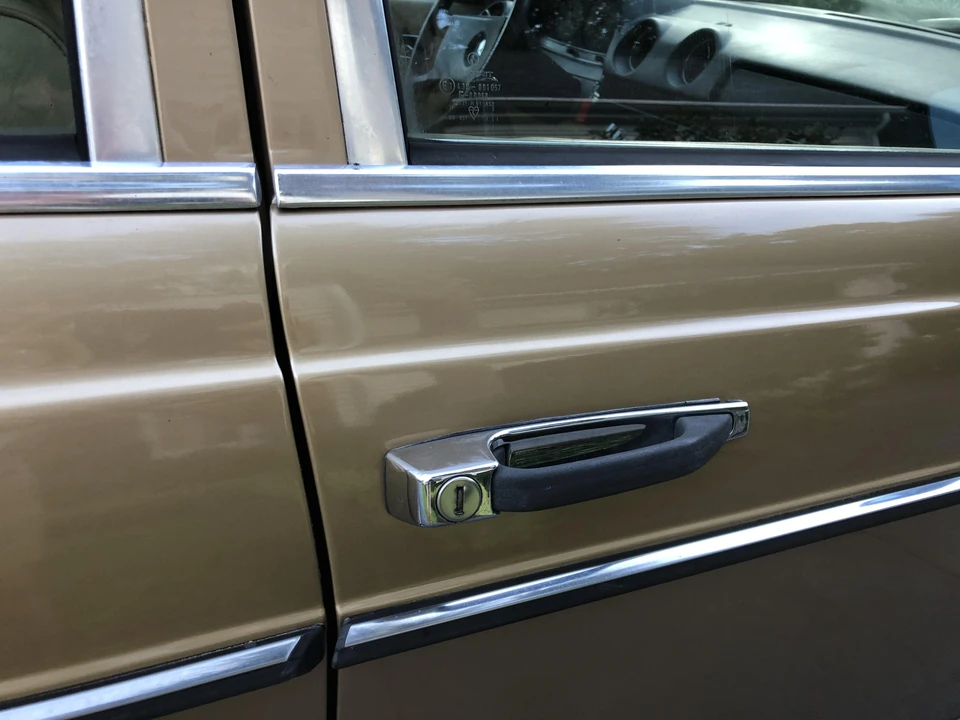 1983 Mercedes-Benz E-Class - Image 14 of 31