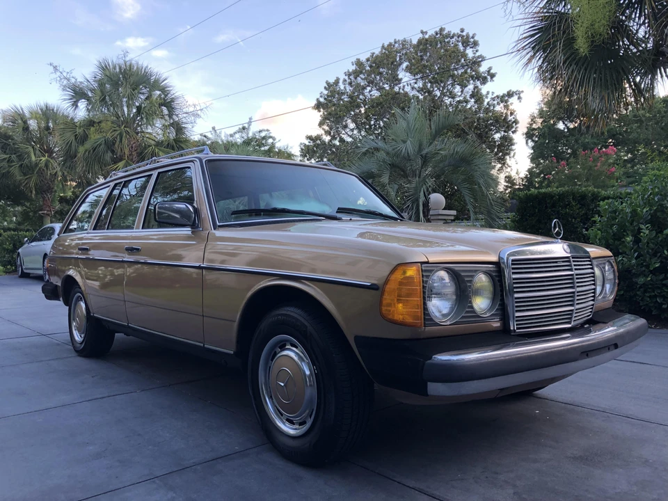1983 Mercedes-Benz E-Class - Image 3 of 31