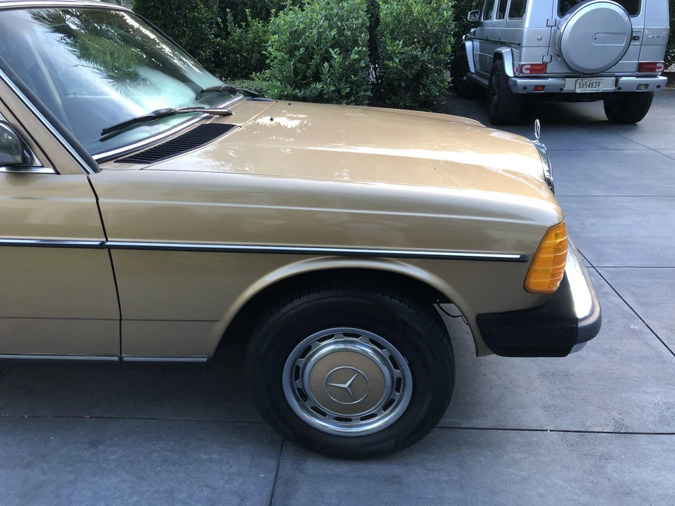1983 Mercedes-Benz E-Class - Image 10 of 31