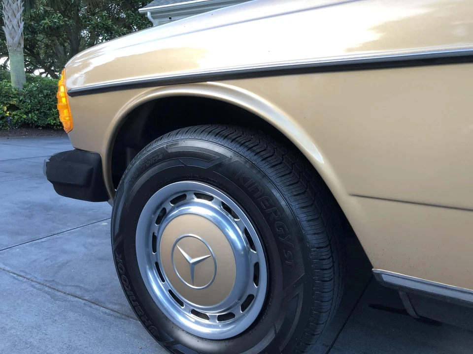 1983 Mercedes-Benz E-Class - Image 17 of 31