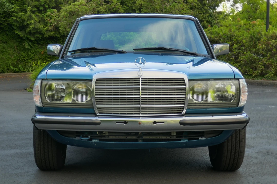 1983 Mercedes-Benz E-Class - Image 2 of 8
