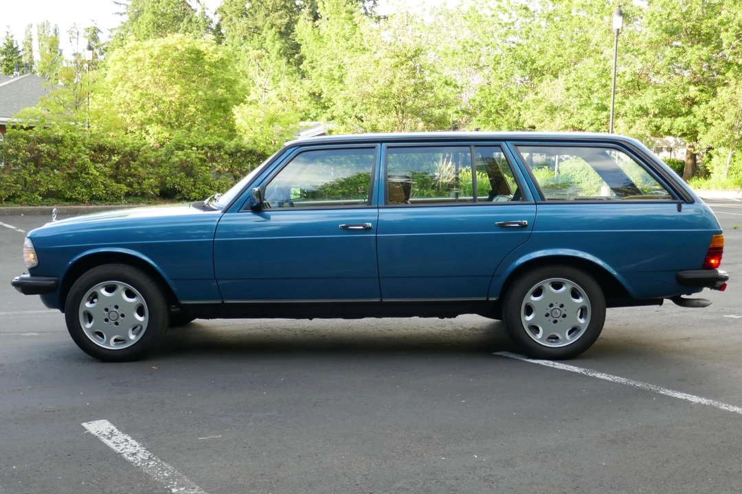 1983 Mercedes-Benz E-Class - Image 3 of 8