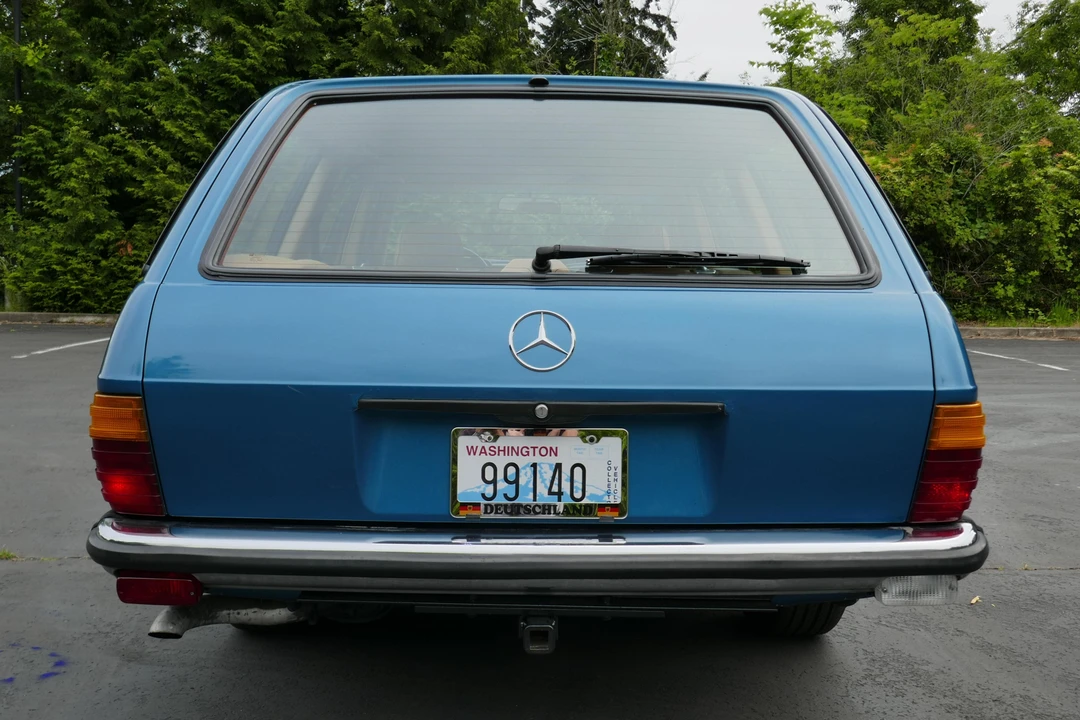 1983 Mercedes-Benz E-Class - Image 5 of 8