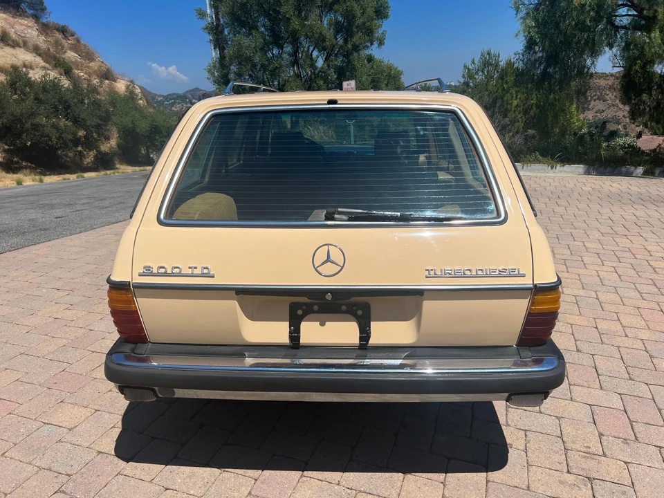 1983 Mercedes-Benz E-Class - Image 12 of 31