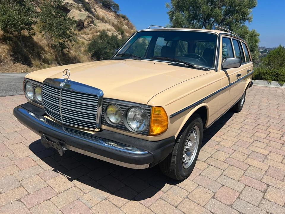 1983 Mercedes-Benz E-Class - Image 8 of 31