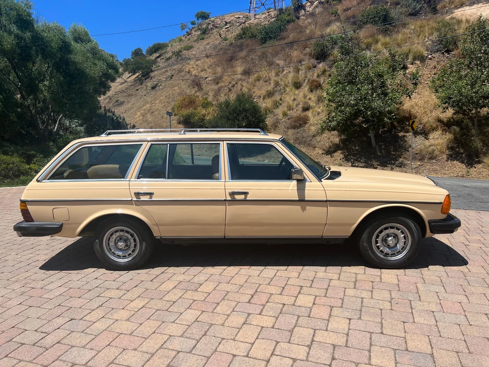 1983 Mercedes-Benz E-Class - Image 13 of 31