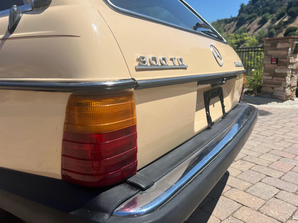 1983 Mercedes-Benz E-Class - Image 21 of 31