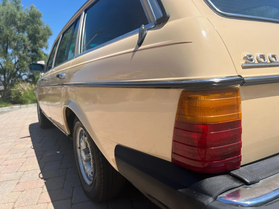 1983 Mercedes-Benz E-Class - Image 20 of 31