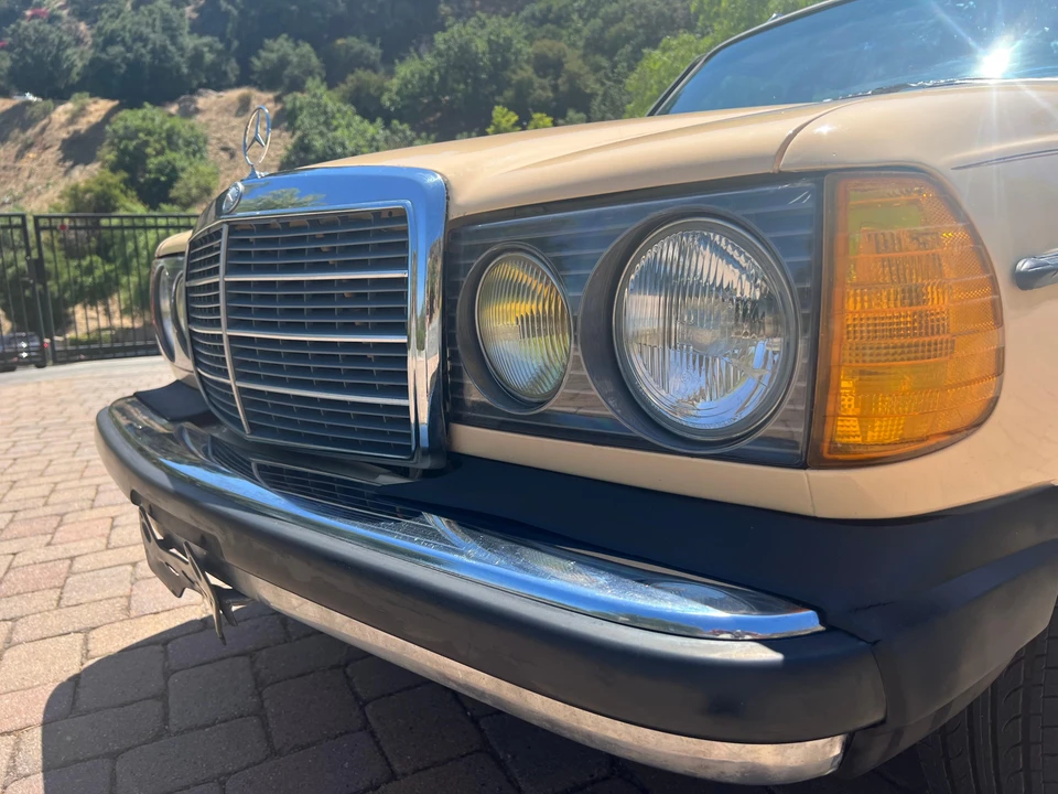 1983 Mercedes-Benz E-Class - Image 16 of 31
