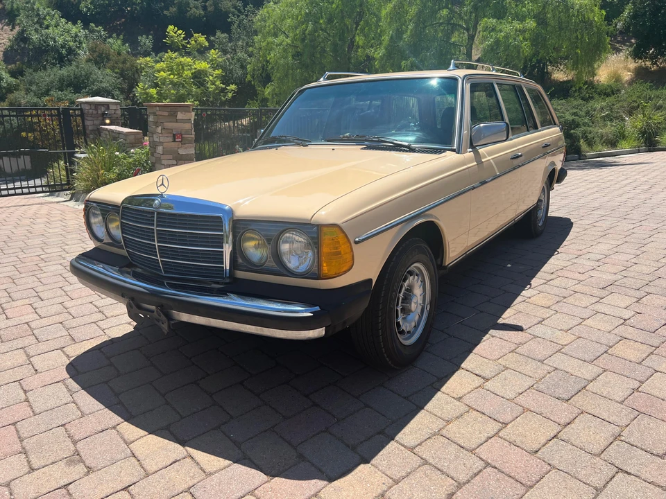 1983 Mercedes-Benz E-Class - Image 7 of 31