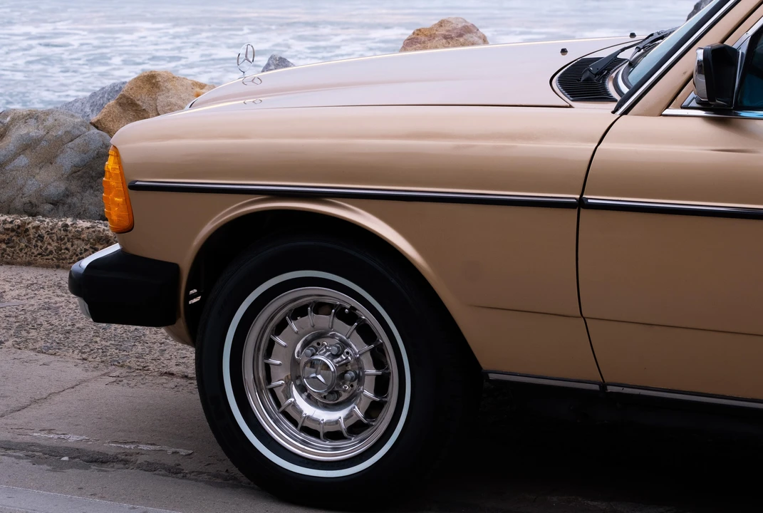 1983 Mercedes-Benz E-Class - Image 21 of 31
