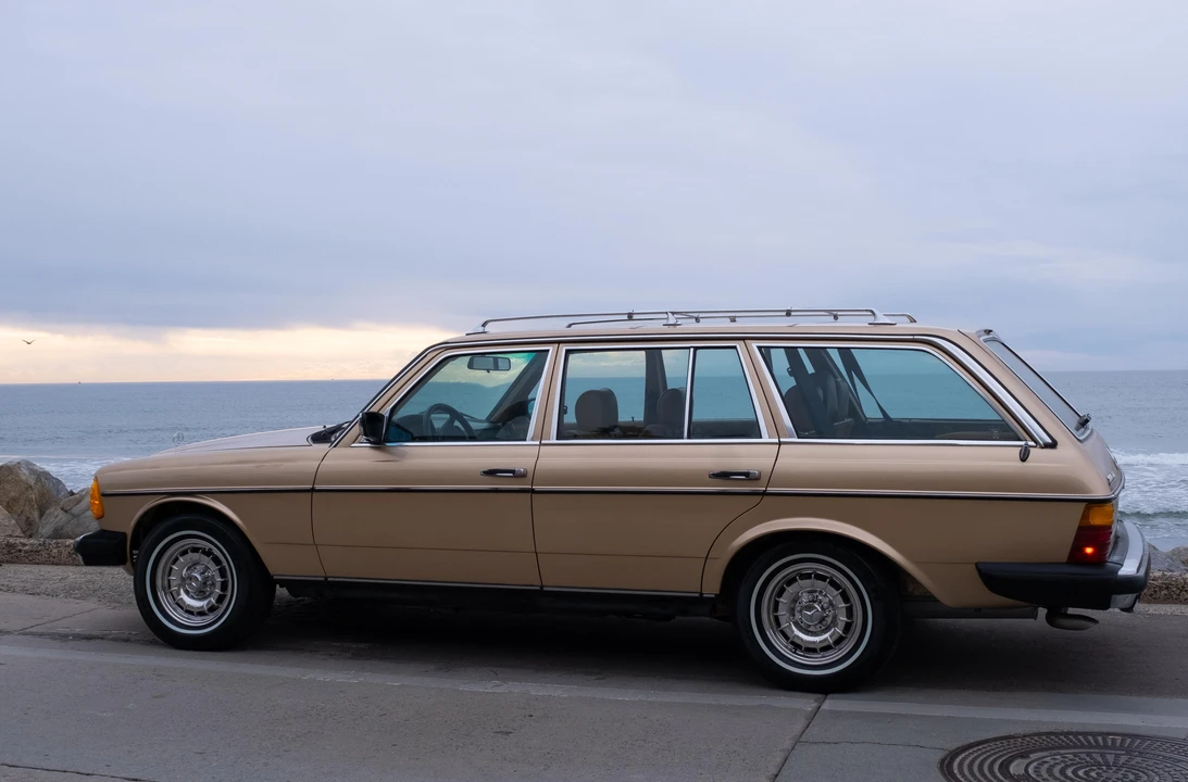 1983 Mercedes-Benz E-Class - Image 11 of 31