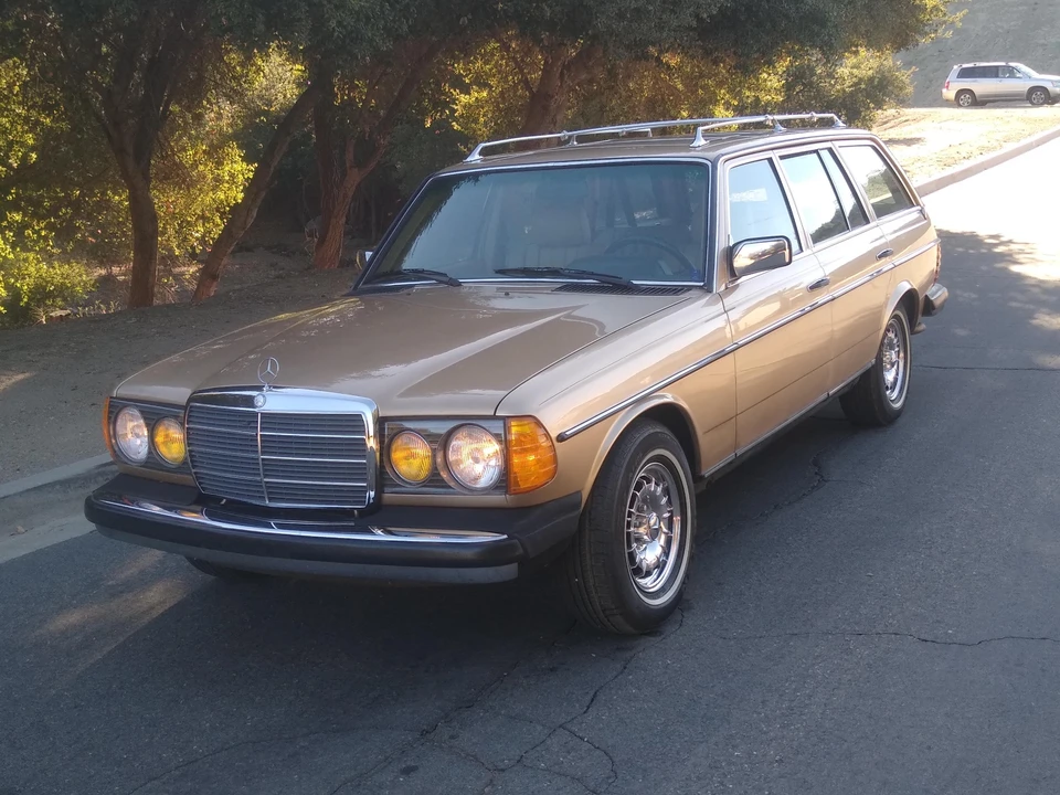 1983 Mercedes-Benz E-Class - Image 8 of 31