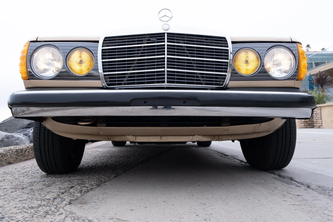 1983 Mercedes-Benz E-Class - Image 18 of 31
