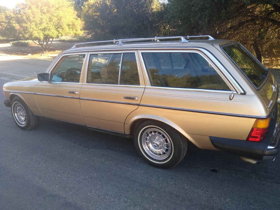 1983 Mercedes-Benz E-Class - Image 12 of 31