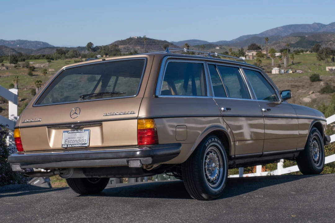 1983 Mercedes-Benz E-Class - Image 4 of 31