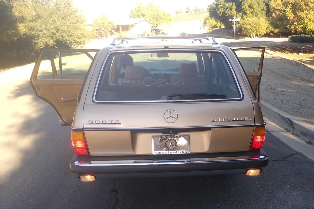 1983 Mercedes-Benz E-Class - Image 16 of 31