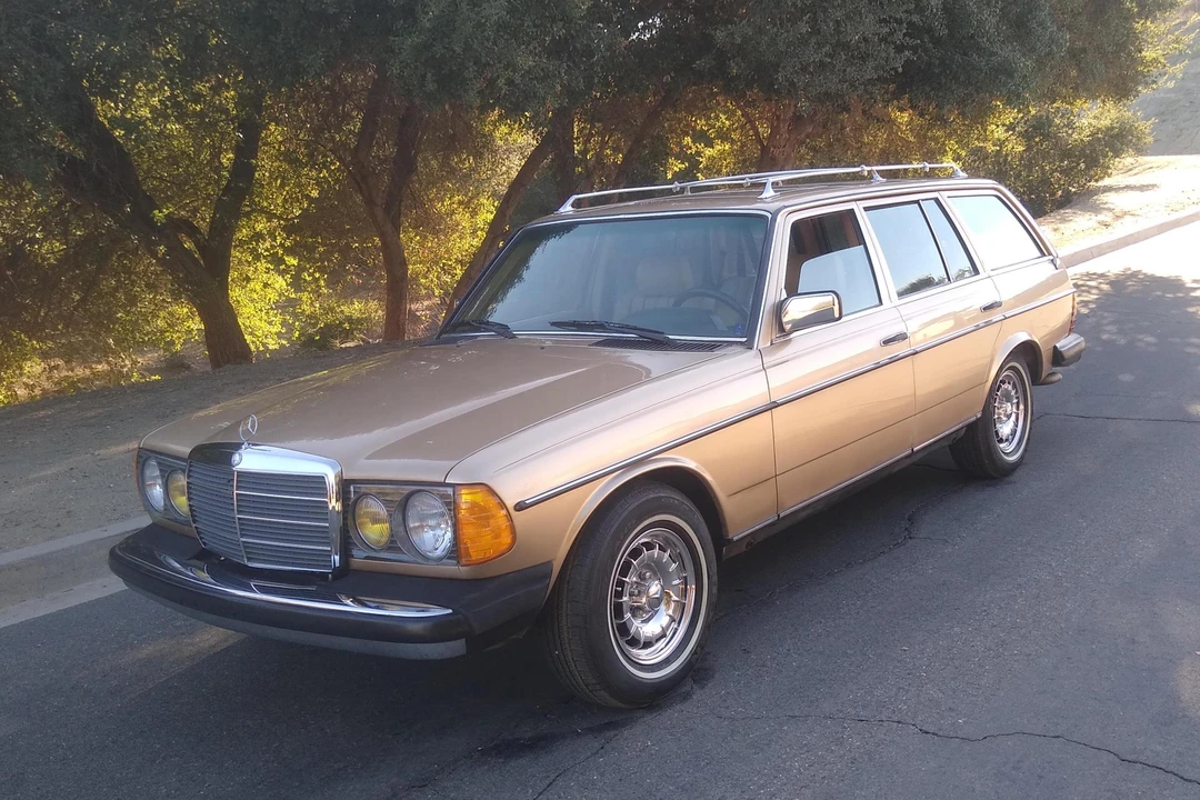 1983 Mercedes-Benz E-Class - Image 9 of 31