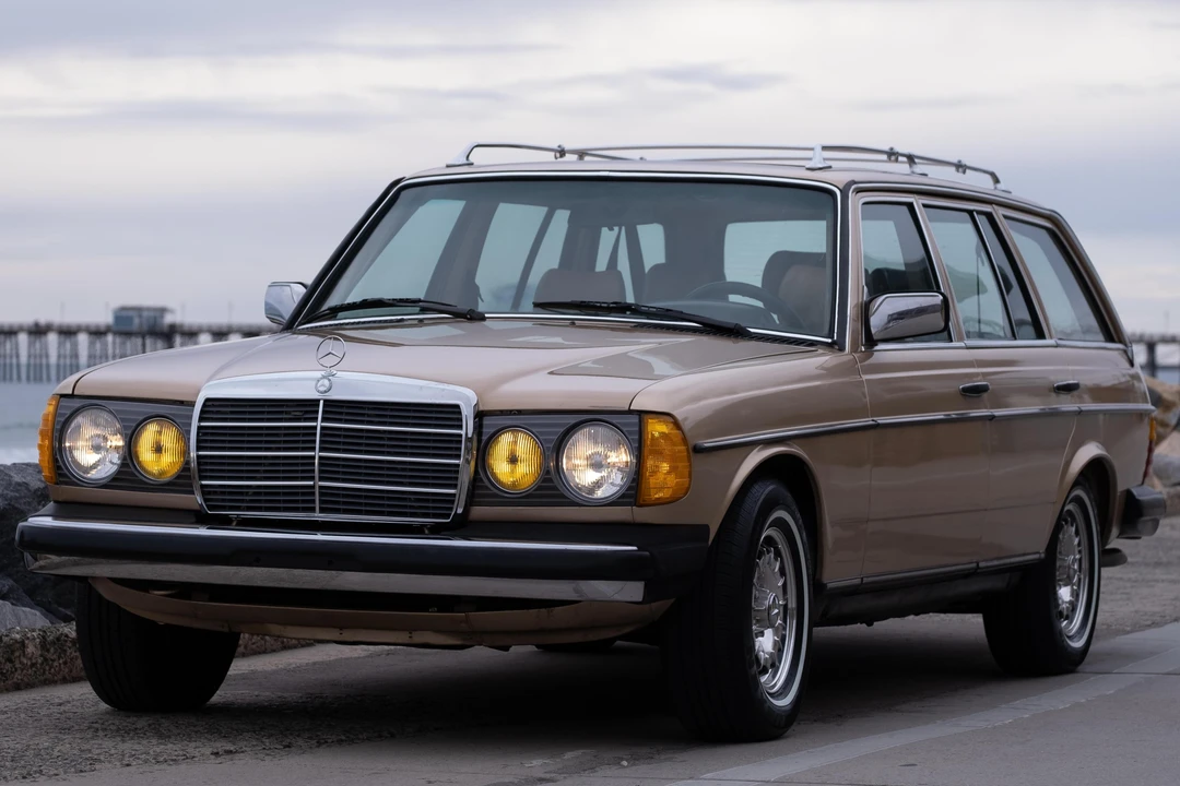 1983 Mercedes-Benz E-Class - Image 2 of 31