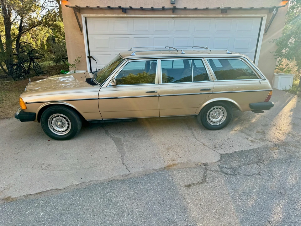 1983 Mercedes-Benz E-Class - Image 11 of 31