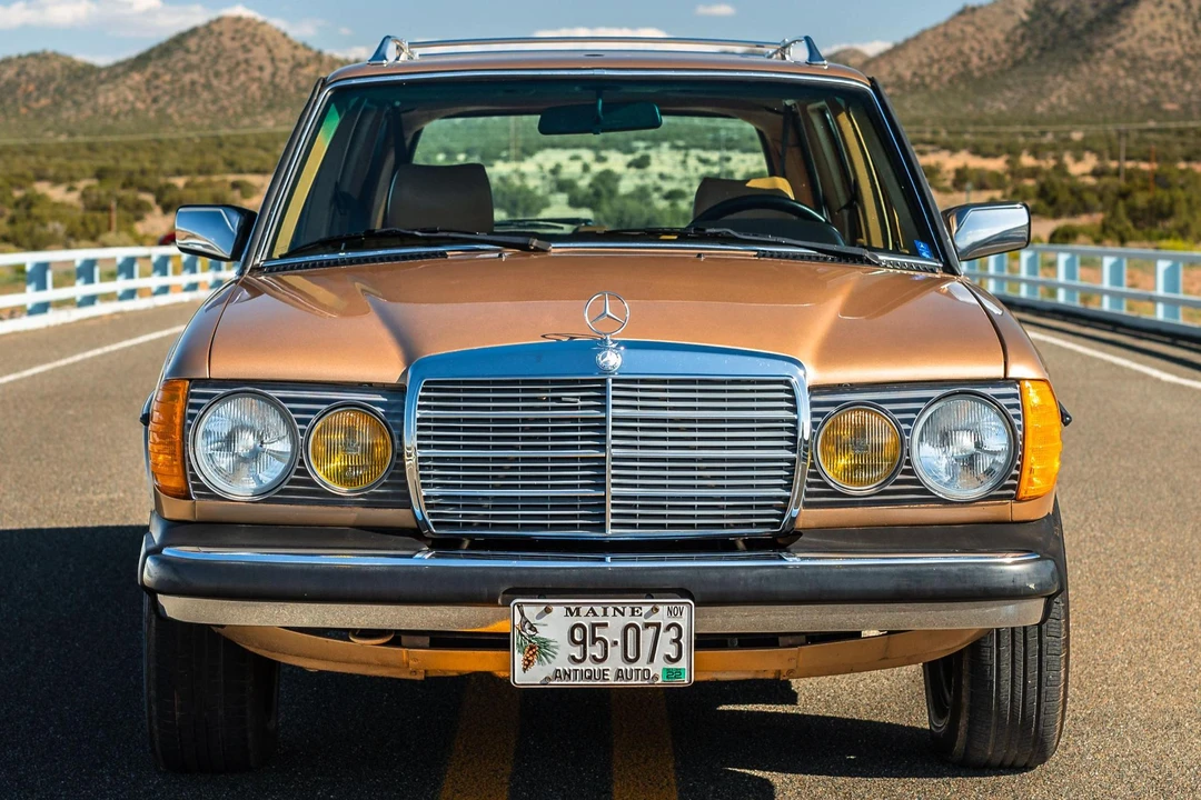 1983 Mercedes-Benz E-Class - Image 2 of 31