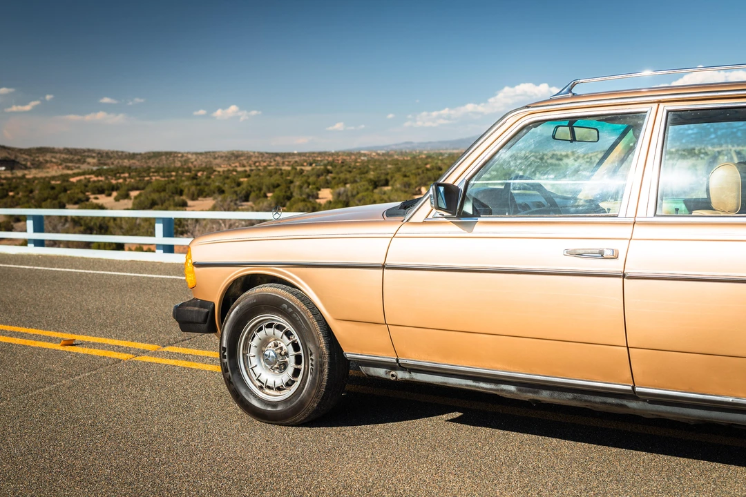 1983 Mercedes-Benz E-Class - Image 21 of 31