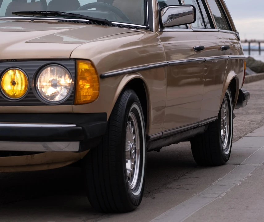1983 Mercedes-Benz E-Class - Image 24 of 31