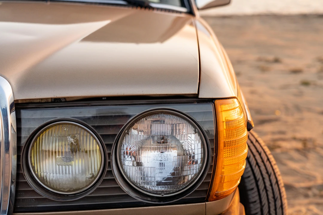 1983 Mercedes-Benz E-Class - Image 21 of 31