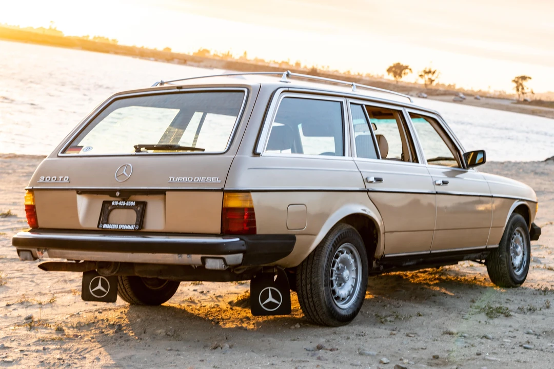 1983 Mercedes-Benz E-Class - Image 4 of 31