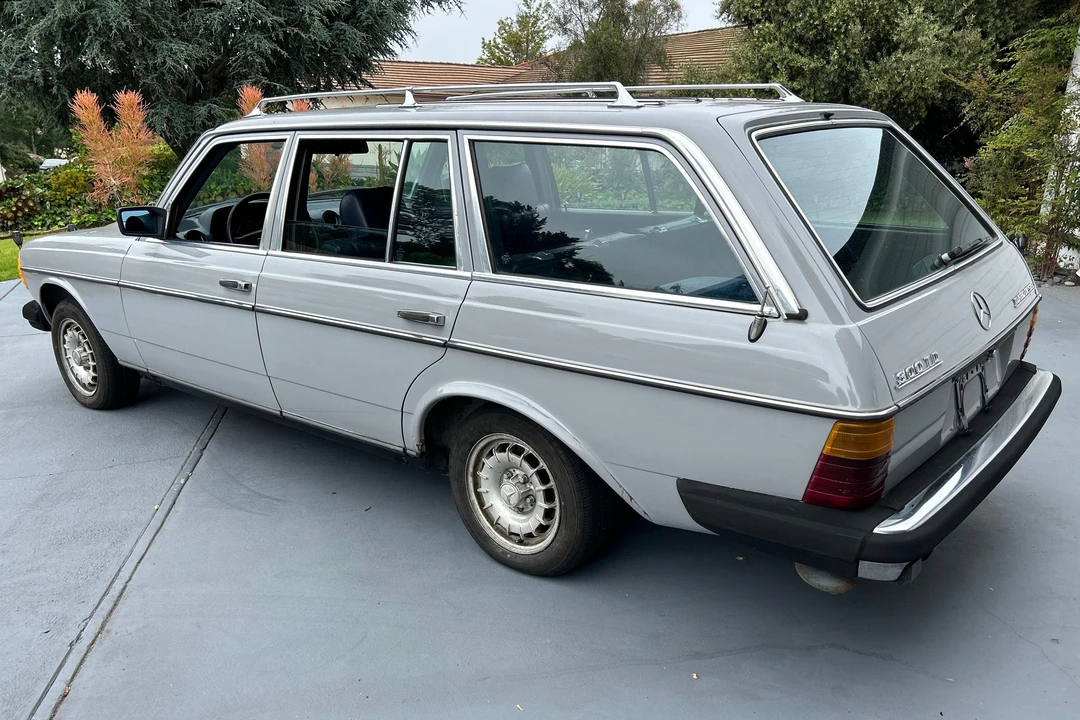 1983 Mercedes-Benz E-Class - Image 4 of 31