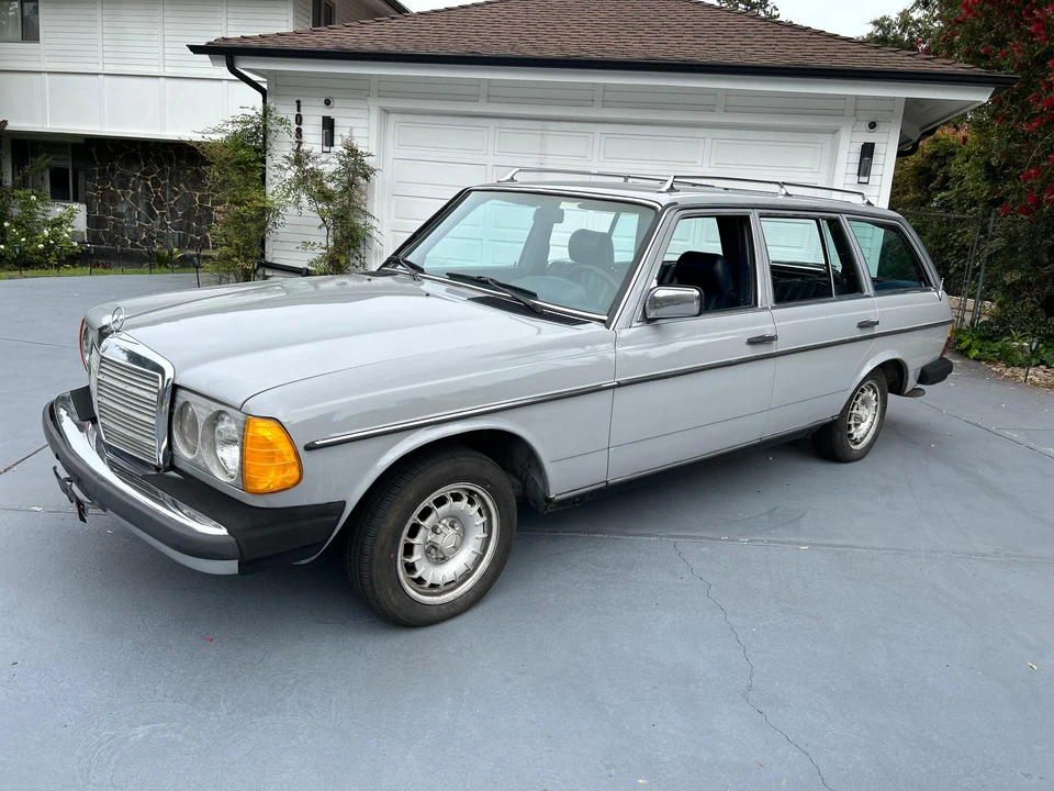 1983 Mercedes-Benz E-Class - Image 11 of 31