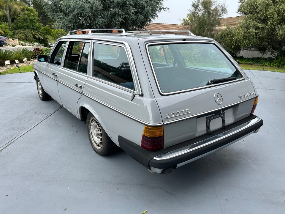 1983 Mercedes-Benz E-Class - Image 21 of 31