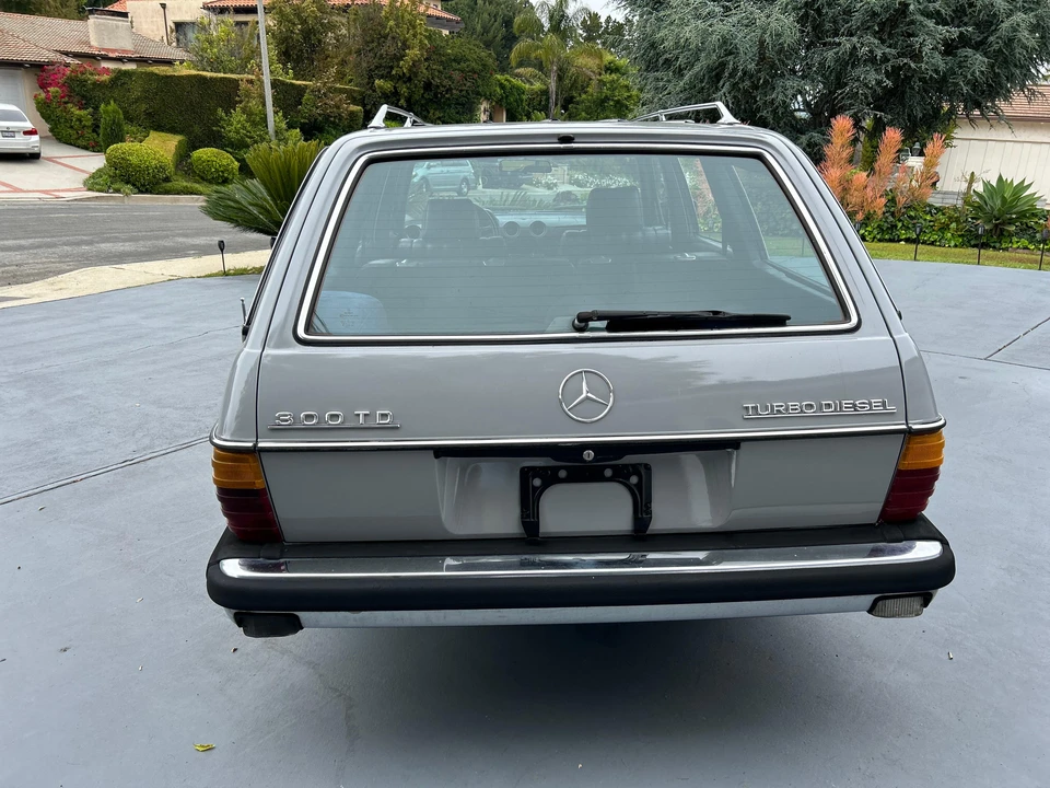 1983 Mercedes-Benz E-Class - Image 23 of 31