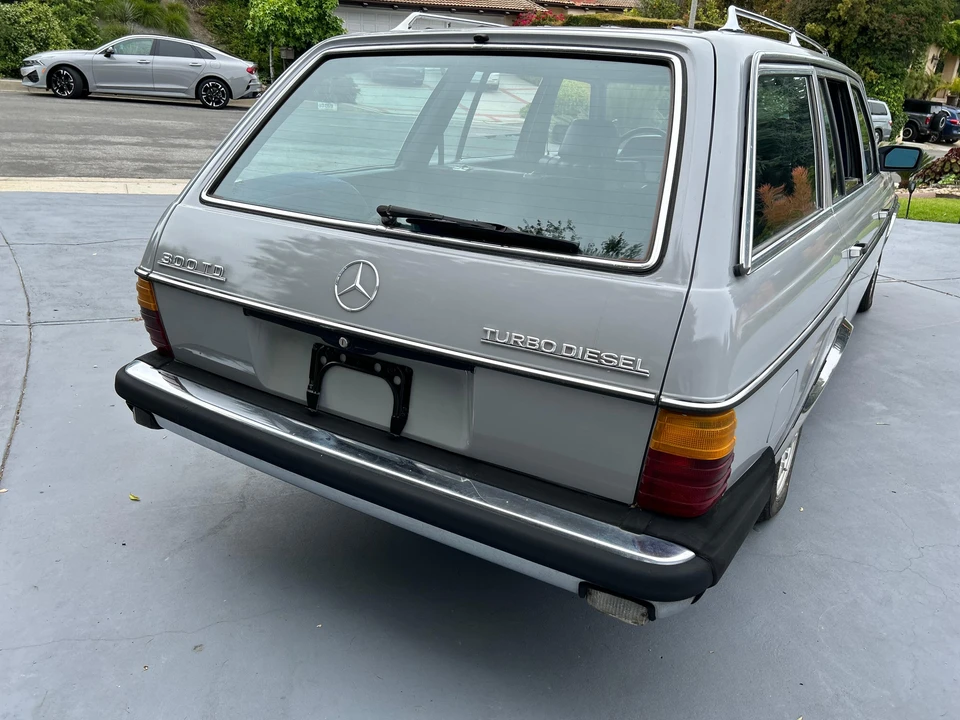 1983 Mercedes-Benz E-Class - Image 28 of 31