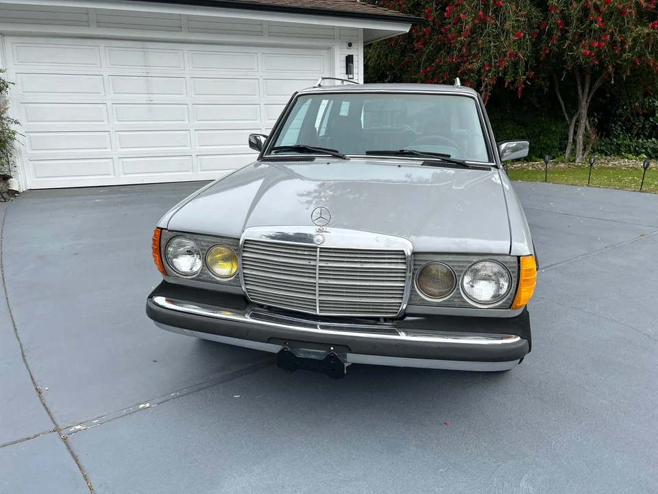 1983 Mercedes-Benz E-Class - Image 6 of 31