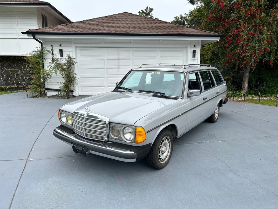 1983 Mercedes-Benz E-Class - Image 9 of 31
