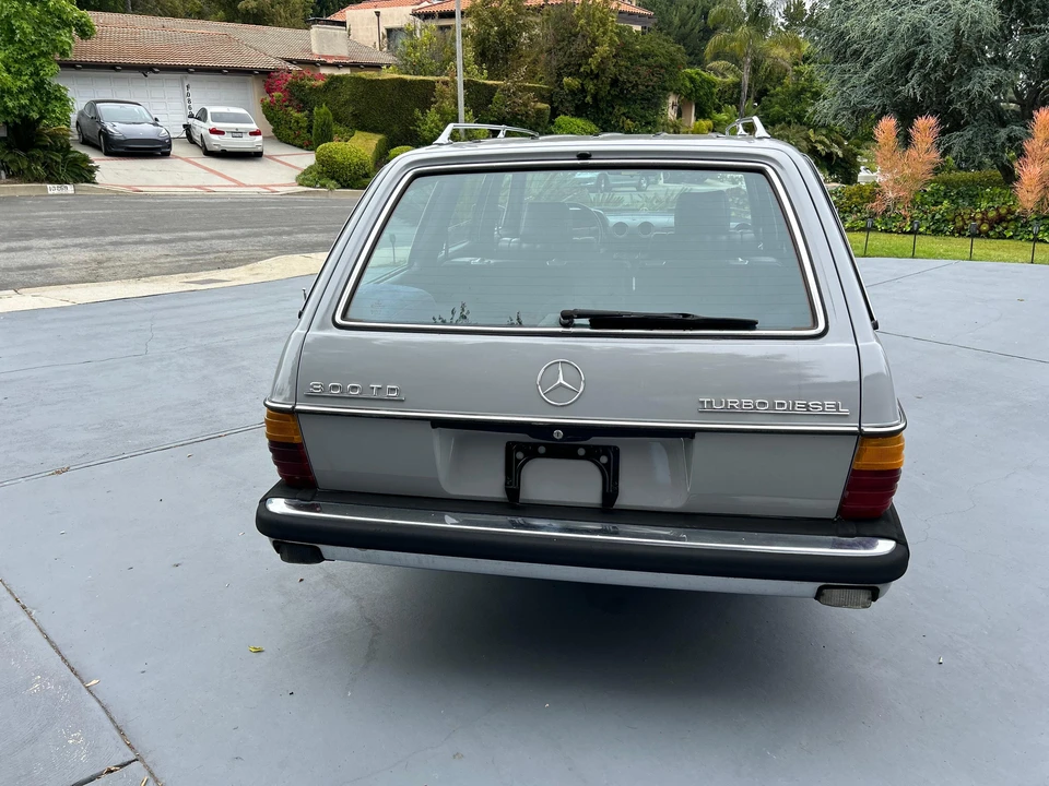 1983 Mercedes-Benz E-Class - Image 26 of 31