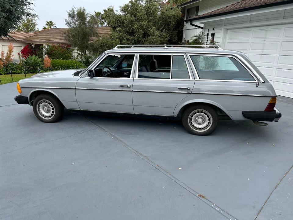 1983 Mercedes-Benz E-Class - Image 16 of 31