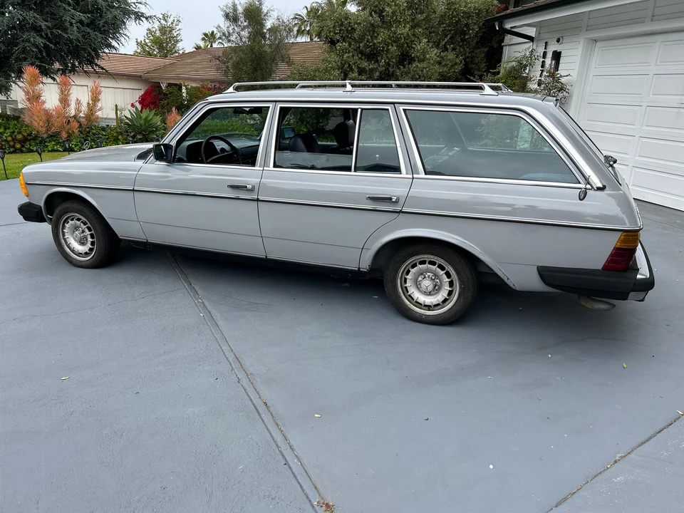 1983 Mercedes-Benz E-Class - Image 17 of 31