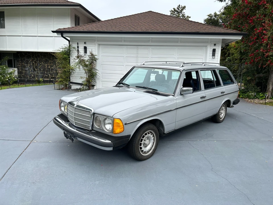 1983 Mercedes-Benz E-Class - Image 10 of 31