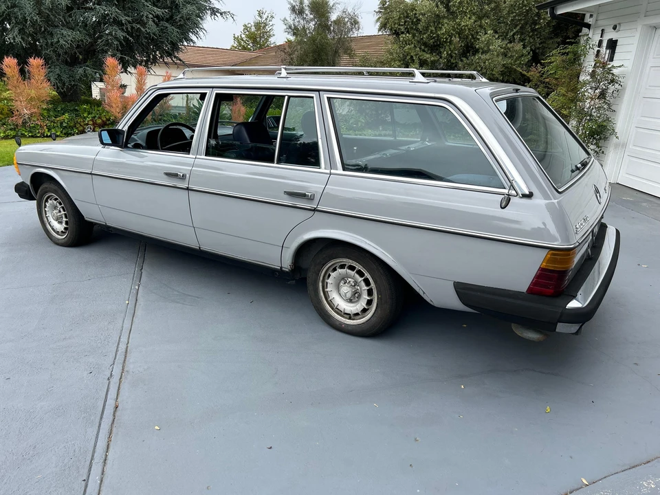 1983 Mercedes-Benz E-Class - Image 18 of 31