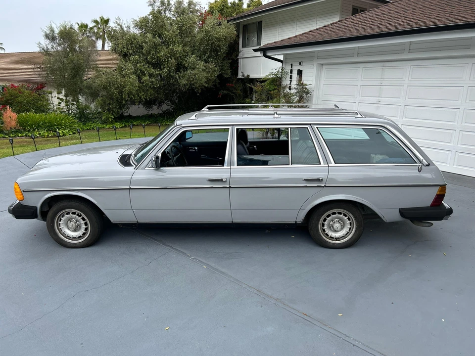 1983 Mercedes-Benz E-Class - Image 15 of 31