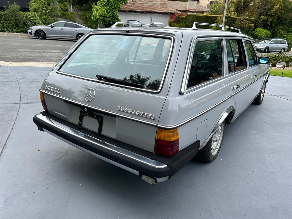1983 Mercedes-Benz E-Class - Image 30 of 31