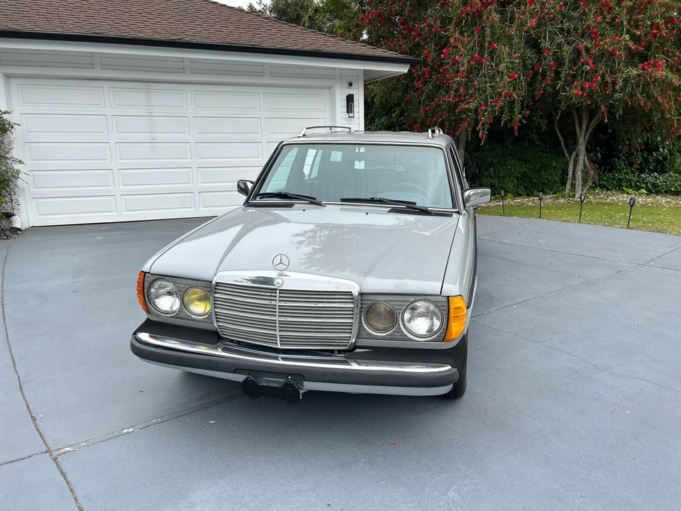 1983 Mercedes-Benz E-Class - Image 7 of 31
