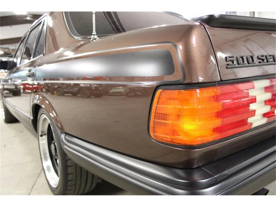 1983 Mercedes-Benz W126 S-Class Sedan - Image 13 of 31