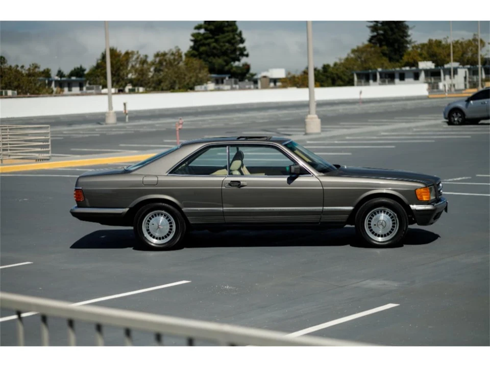 1983 Mercedes-Benz W126 S-Class Sedan - Image 3 of 9